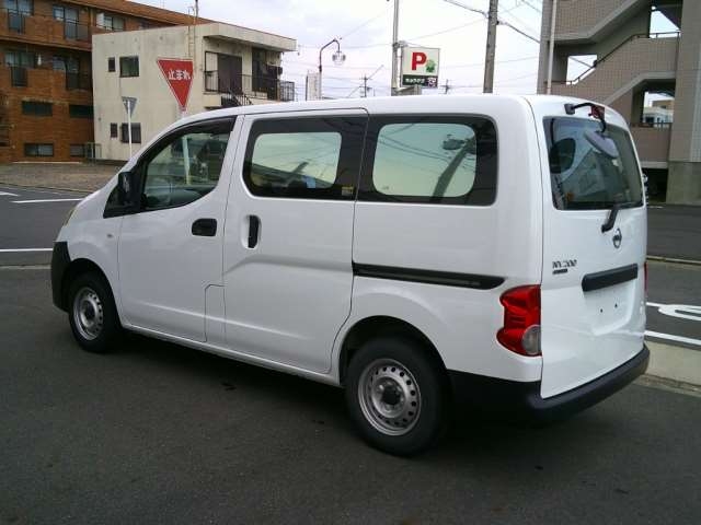 NISSAN    NV200 DBF-VM20
