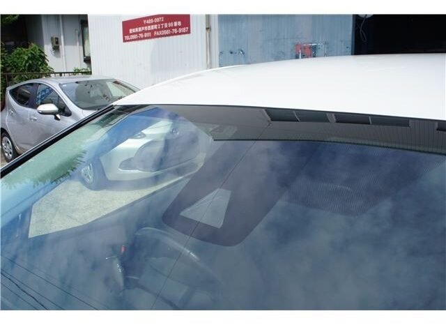 
								Toyota Prius full									