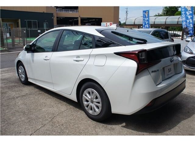 
								Toyota Prius full									