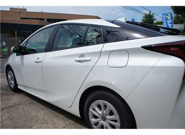 
								Toyota Prius full									