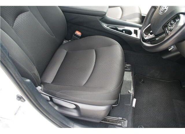 
								Toyota Prius full									