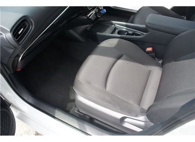 
								Toyota Prius full									