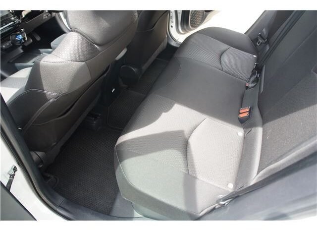 
								Toyota Prius full									