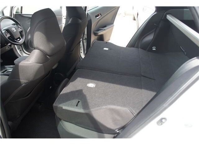 
								Toyota Prius full									