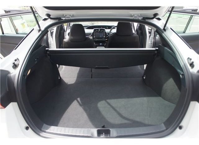 
								Toyota Prius full									
