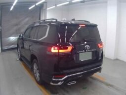 
										Toyota Land Cruiser 300 ZX 2026 full									