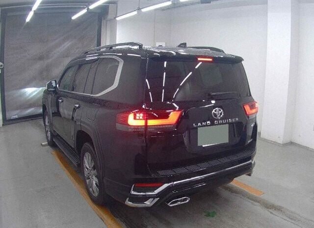 
								Toyota Land Cruiser 300 ZX 2026 full									