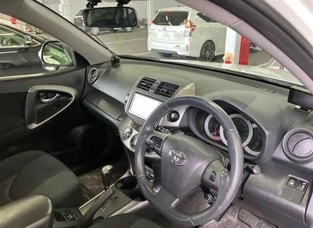 
								Toyota RAV4 full									
