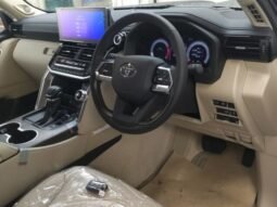 
										Toyota Land Cruiser 300 ZX 2026 full									