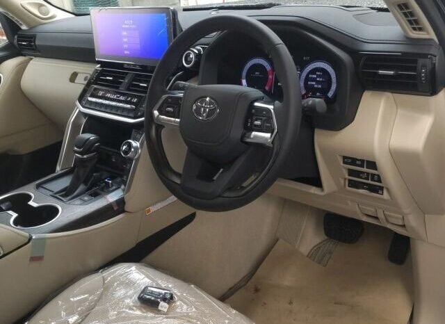 
								Toyota Land Cruiser 300 ZX 2026 full									