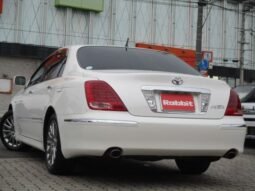 
										Toyota Crown Majesta 2004 full									