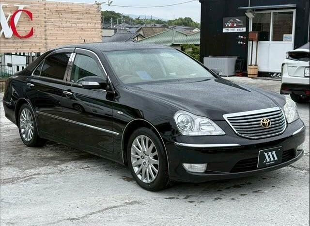 
								Toyota Crown Majesta 2005 full									