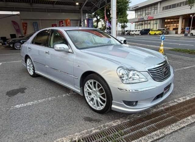 
								Toyota Crown Majesta 2004 full									