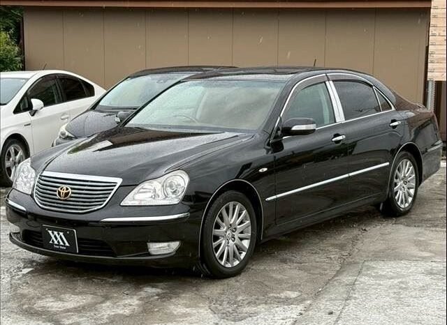 
								Toyota Crown Majesta 2005 full									