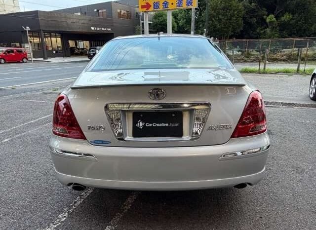 
								Toyota Crown Majesta 2004 full									
