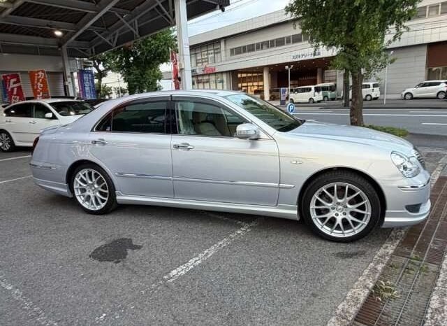 
								Toyota Crown Majesta 2004 full									