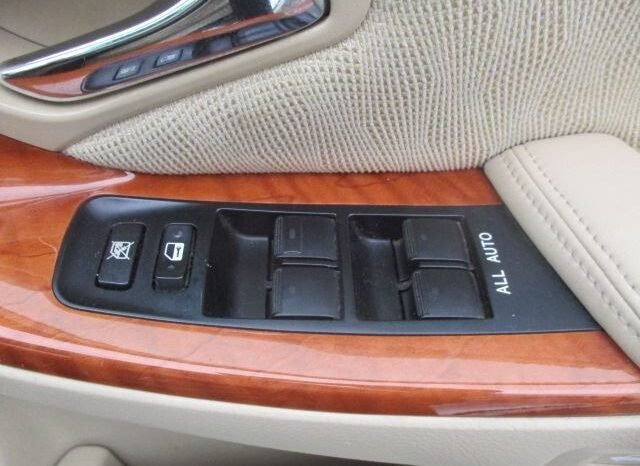 
								Toyota Crown Majesta 2004 full									