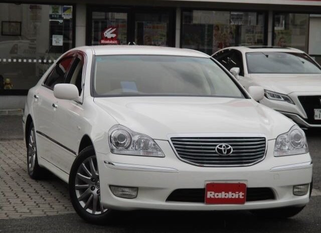 
								Toyota Crown Majesta 2004 full									