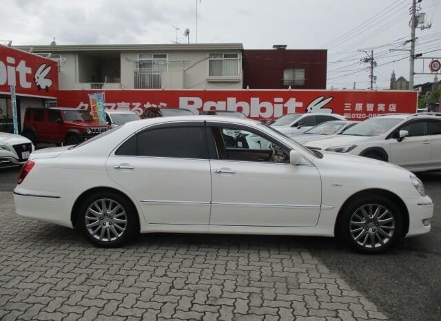 
								Toyota Crown Majesta 2004 full									
