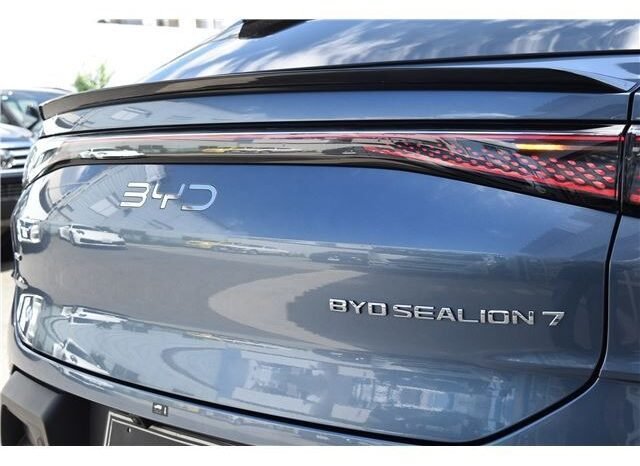 
								BYD Sealion 7 full									