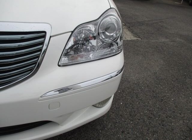 
								Toyota Crown Majesta 2004 full									