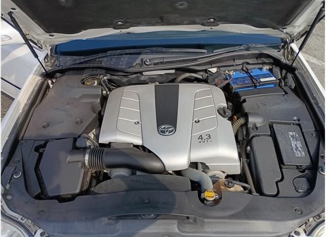 
								Toyota Crown Majesta 2008 full									