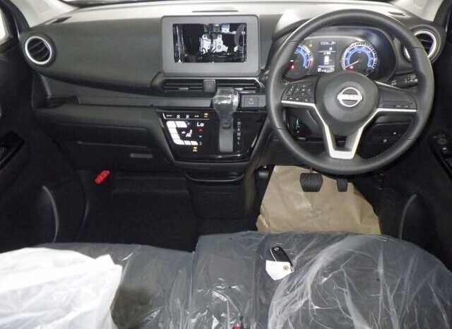 
								Nissan Dayz Highway Star X full									