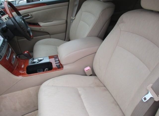 
								Toyota Crown Majesta 2004 full									