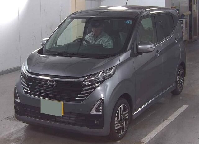 
								Nissan Dayz Highway Star X full									