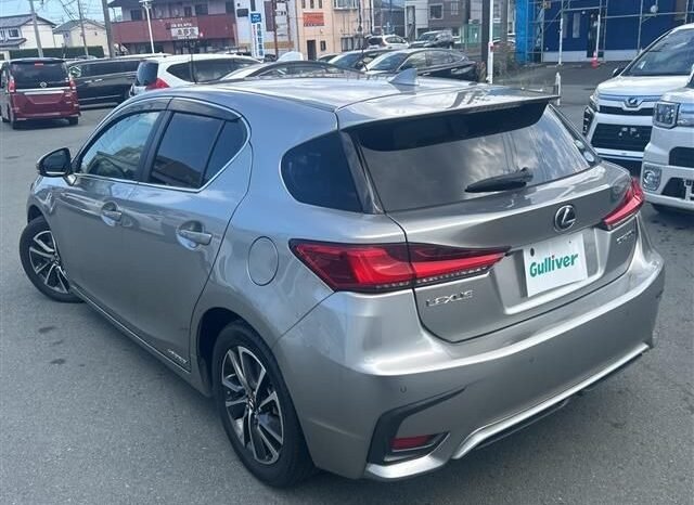 
								LEXUS CT 200h Version C 2019 full									