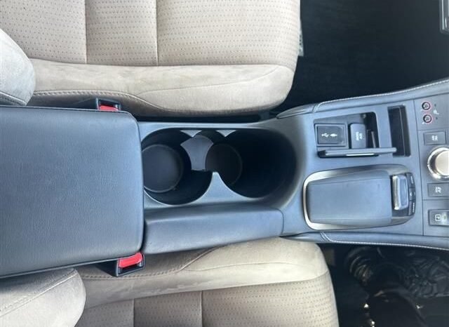 
								LEXUS CT 200h Version C 2019 full									