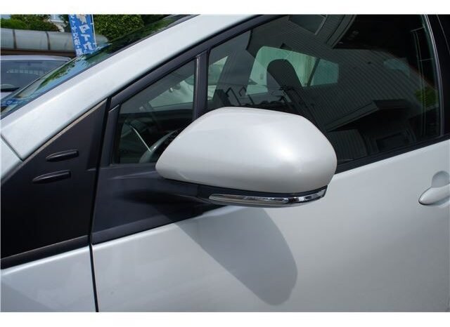 
								Toyota Prius full									